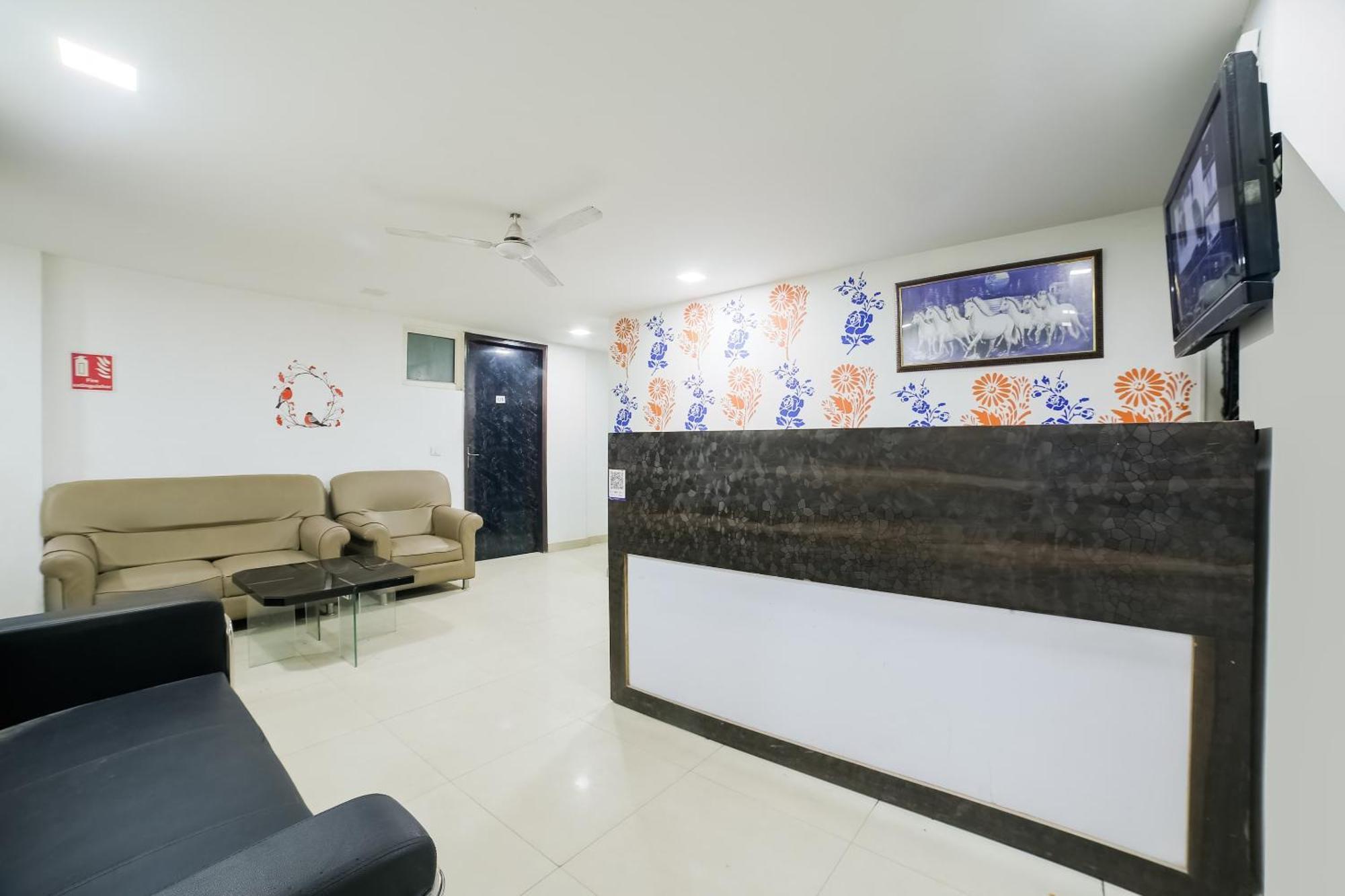 My Comfortable Hotel New Delhi Buitenkant foto