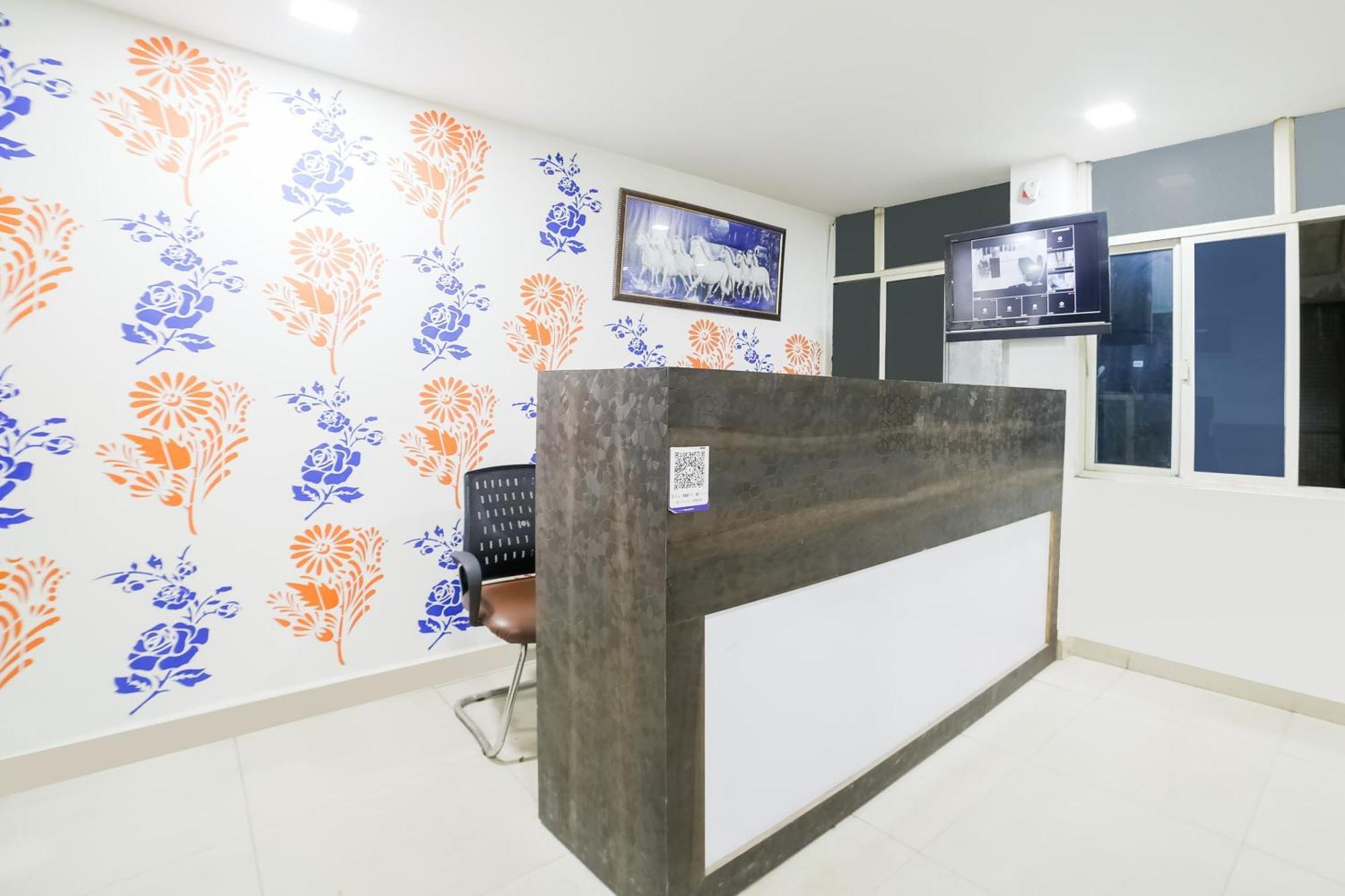 My Comfortable Hotel New Delhi Buitenkant foto