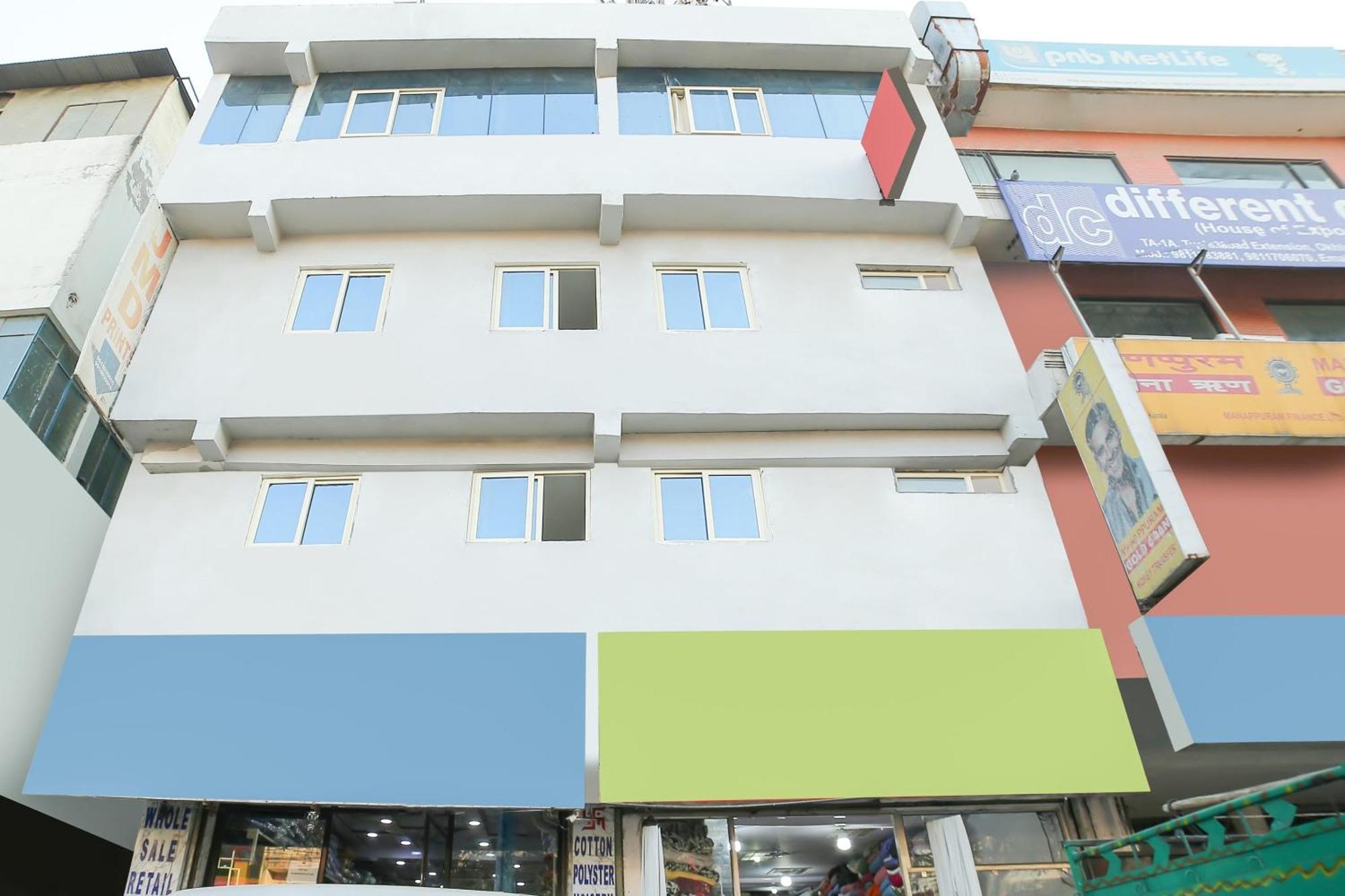 My Comfortable Hotel New Delhi Buitenkant foto